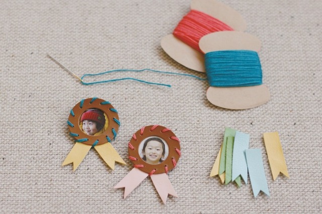 土屋鞄のものづくりワークショップ、4月は写真や絵を入れられる革のバッジ作り 画像