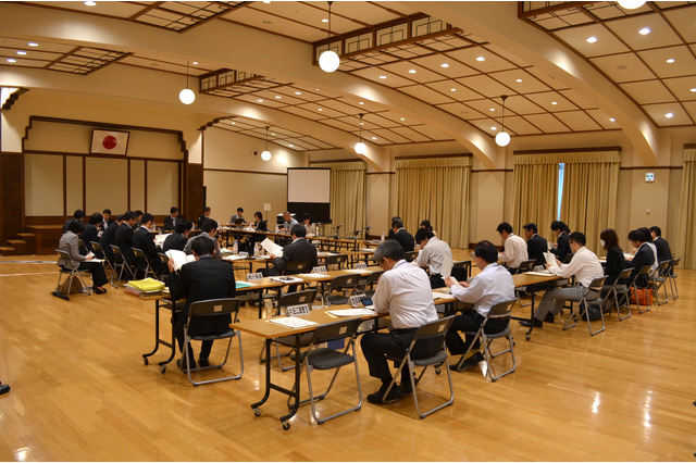 電子黒板の画面の見にくさが児童生徒の目の疲れに影響…教育ICTの健康への影響 画像