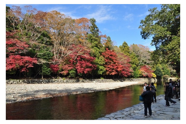 紅葉が美しいオススメ観光スポットランキング、1位「伊勢神宮内宮」 画像