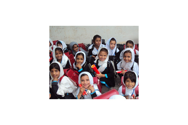 クラレがアフガニスタンに送る使用済みランドセルを募集 画像