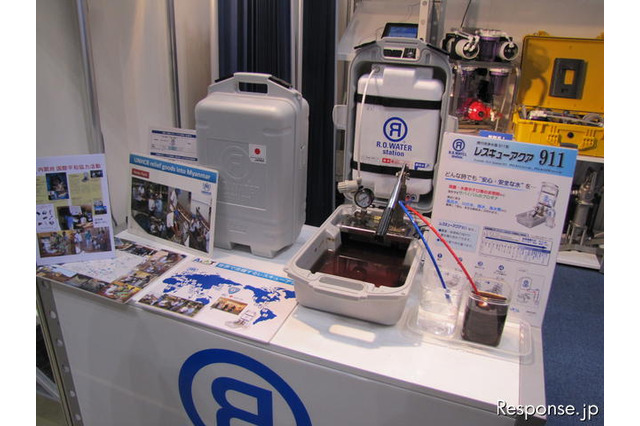 泥水や雨水を飲み水にかえる携帯用浄水器 画像