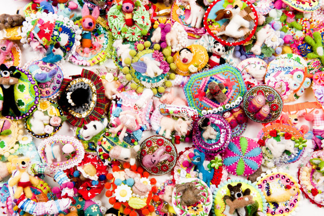 光浦靖子の“もらって困る”ブローチ展、表参道ヒルズで開催 画像