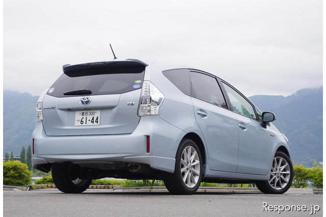 トヨタ プリウスαまもなく受注4万台、納車は来年4月以降 画像