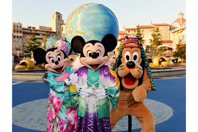 東京ディズニーリゾートのお正月、和服姿のミッキーやミニーがご挨拶 画像