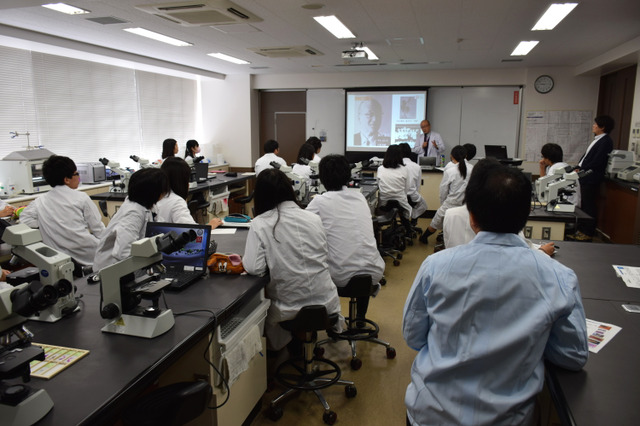 高校生が大腸癌の病理診断を行う体験セミナー開催、広尾学園 画像