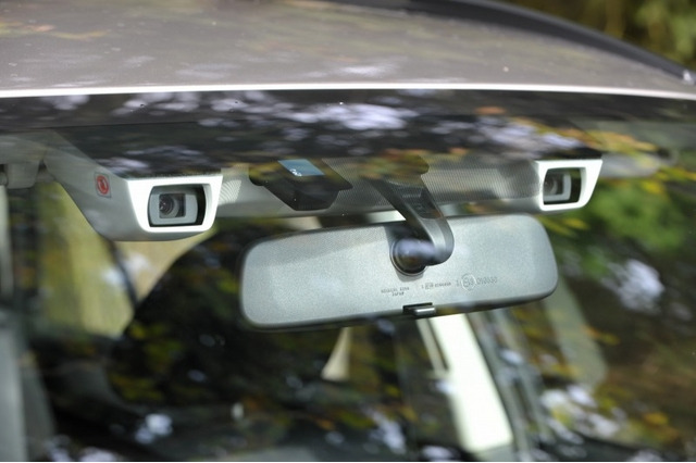 スバルの「レガシィ」予防安全性で最高評価 画像