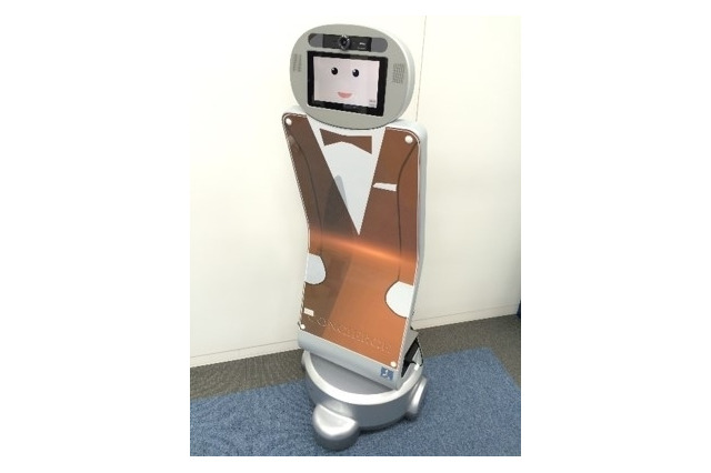 芝浦工大、道案内や写真撮影のおもてなしロボットを発表 画像