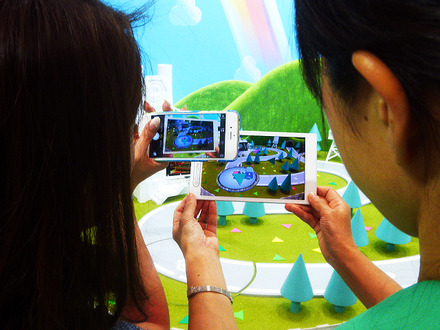 トヨタは拡張現実（AR）の世界でクルマの楽しさを紹介した（東京おもちゃショー2015）