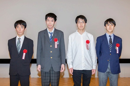 IOI2021日本代表選手（左から児玉さん、菅井さん、松尾さん、渡邉さん）