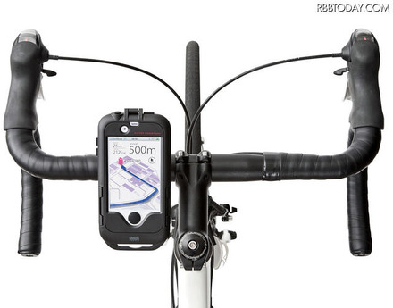 「BCY-HLD1BK」の自転車搭載イメージ（iPhoneは別売）