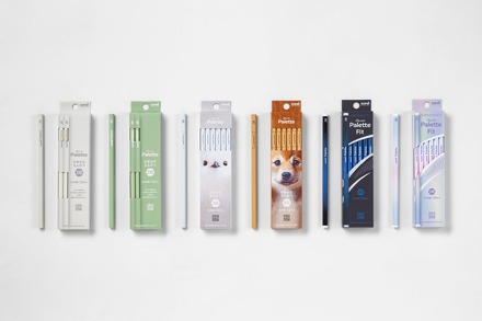 「uni Palette」(左から)アイボリー、ピスタチオ、もふエナガ、シバイヌ、「uni Palette Fit」(左から)メタリックネイビー、パールホワイト