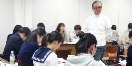 医学部専門予備校YMSの推薦対策講座の授業風景