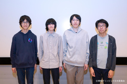 IOI 2026日本代表選手 (左から)筧さん、辛嶋さん、木村さん、平澤さん