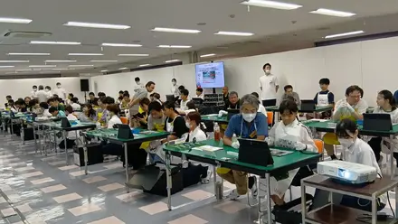 FMVパソコン組み立て教室のようす