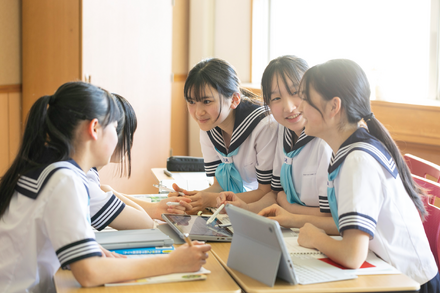 6年間を通じ社会が求める女性リーダーを育てることを目指す