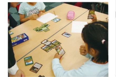カードゲームをしながら環境学習をする