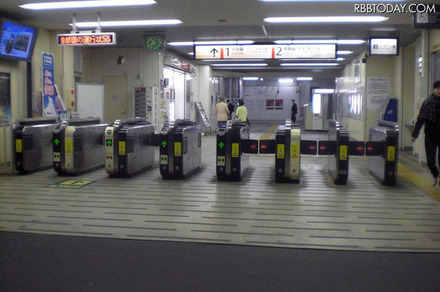 14日夕方のJR東日本（国立駅） 14日夕方のJR東日本（国立駅）