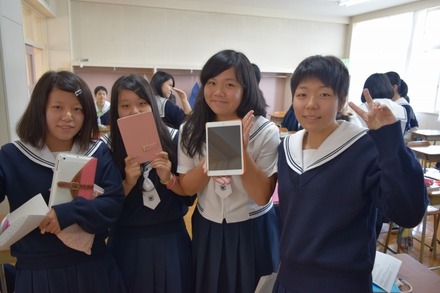 旭川藤女子高校でタブレット端末を配布