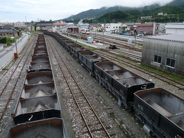 盛駅構内に留置されている岩手開発鉄道の貨車。「3鉄まつり」では同社の検修庫も公開される。