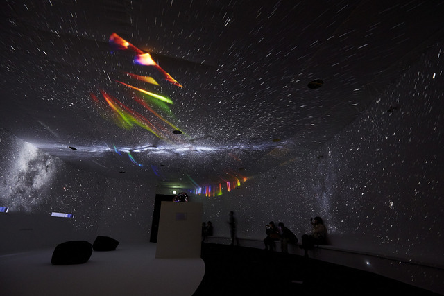天の川の微細な星の光まで投影できるスーパープラネタリウム「星空のイルミネーション by MEGASTAR」。