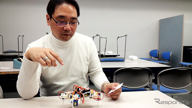 埼玉大学STEM教育研究センター代表で、今回の4脚ロボット教材を開発した野村泰朗准教授