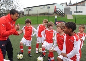 サッカーと英語を学ぶ「アーセナル サッカースクールジャパン合宿キャンプ」開講