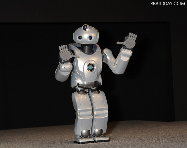 ソニーが2000年ごろに試作していた人型ロボット「QRIO」