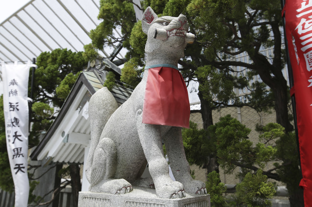 屋上の三囲神社でお参りも忘れずに