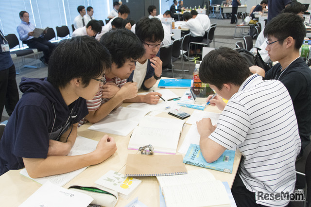 「数学甲子園2016」本選・競技中のようす