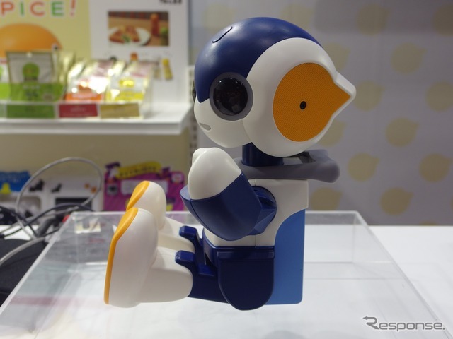 タカラトミーもっとなかよしRobi jr.(ロビジュニア) 〈撮影 高木啓〉