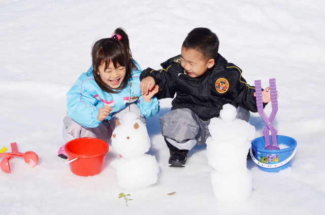 ひらかたパーク、スケート＆雪遊び「ウインターカーニバル」12/2オープン