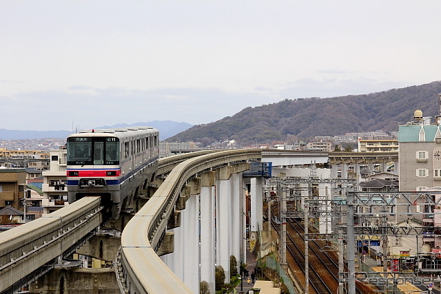 大阪モノレールは2017年4月に定期運賃を変更。大幅な値下げを行う。