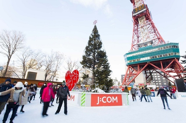 さっぽろ雪まつりにスケートリンクが登場…浅田舞スケート教室開催