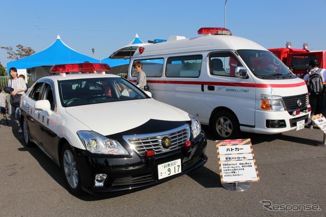 パトカーと救急車