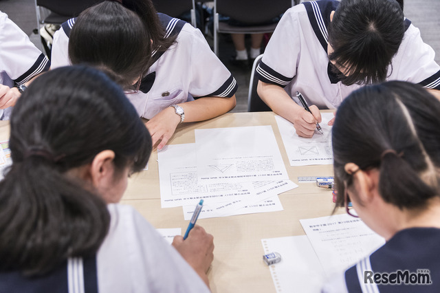 「数学甲子園2017」本選／競技中のようす