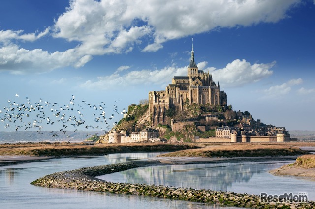 フランスの「モン・サン・ミシェルとその湾」(c) Fotolia（Pixel & Creation）