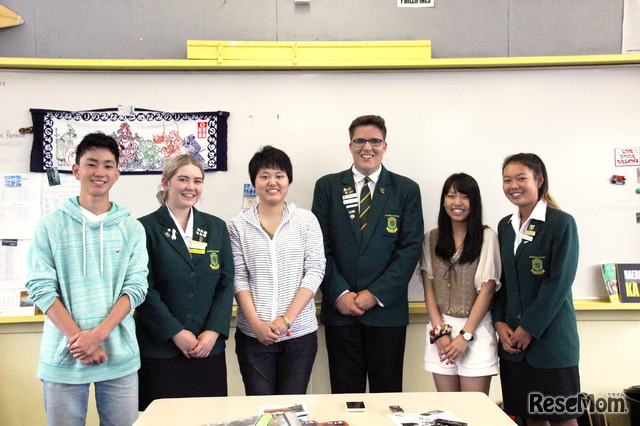 Spotswood College（スポッツウッド・カレッジ）に留学する日本人生徒と、留学生を支援する現地生徒たち。困ったときは同じ世代同士手を取り合い、ともに学ぼうとする姿が見えた