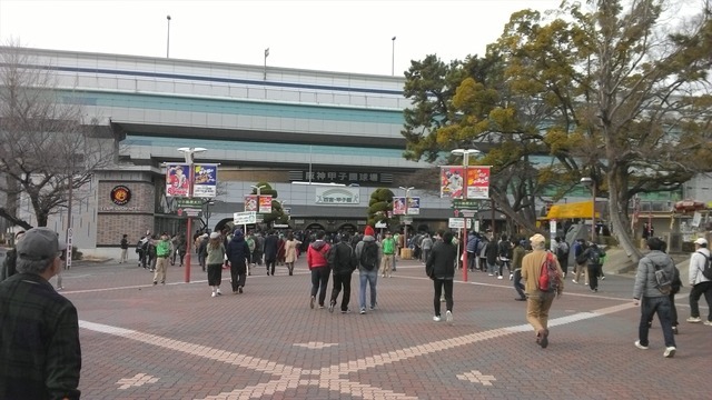 春は選抜から、甲子園球場外観