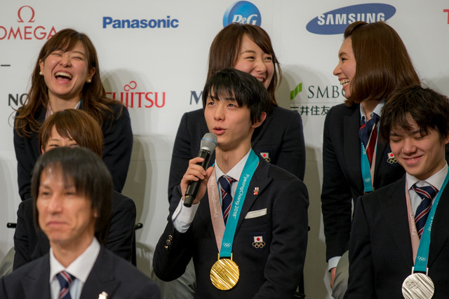 平昌五輪の日本代表選手団帰国時記者会見に参加した羽生結弦（2018年2月26日）