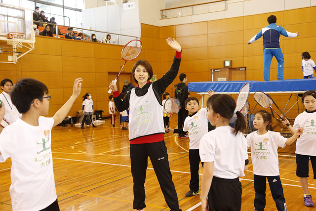 潮田玲子らアスリートが福島の子どもにスポーツの楽しさを伝える…すこやカラダ大作戦