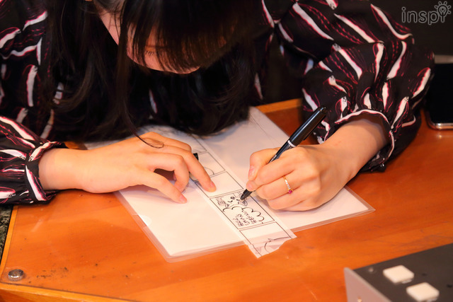 「マンガムテープ」にも下書きせず、いきなり描きはじめる中川翔子さん