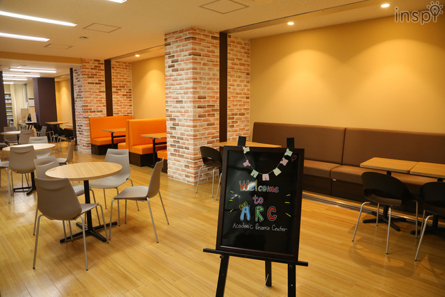 千代田高等学院 ARC／カフェスペースの可愛い手書きのWelcomeボード