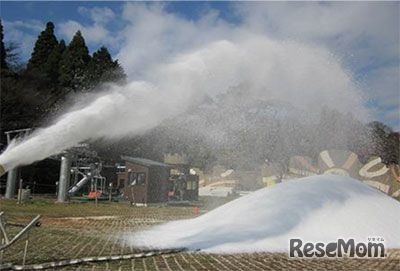 造雪作業のようす