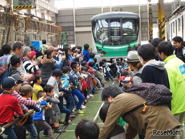 普段入ることができない東京メトロの車両基地でさまざまな体験や見学などを楽しめる