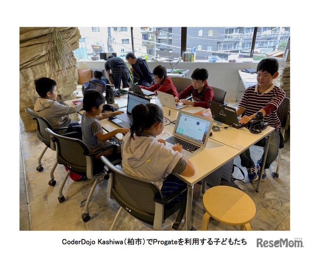 CoderDojo Kashiwa（柏市）でProgateを利用する子どもたち