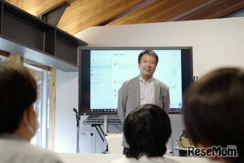 学生に話をする日本マイクロソフト原田英典氏