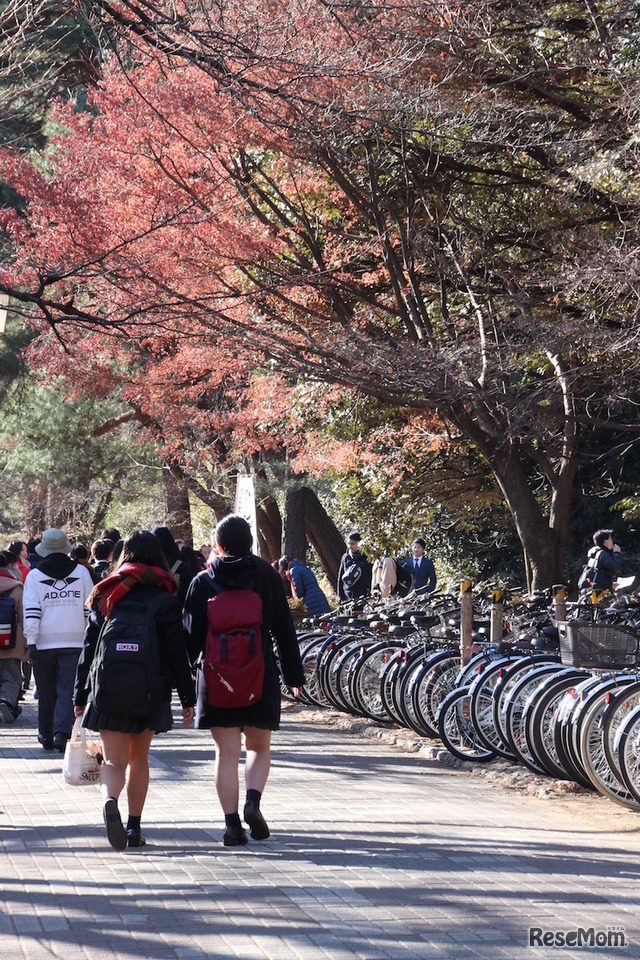 平成31年度センター試験が始まった。写真は試験場へ向かう受験生