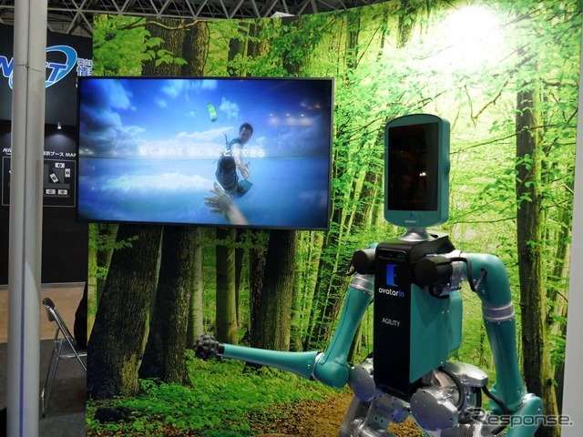 ANAが「アバターロボットの未来」としている二足歩行ロボット。労働の担い手も想定する