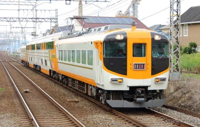 30000系を使用する特急は、大阪阿部野橋～吉野間の列車が偶数号車、その他の区間の列車が1・5・A号車に喫煙室を設置。ただし運用する車両によっては喫煙室がない場合がある。