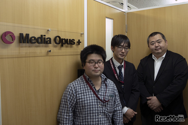 映像制作を担当するMOPの出井チーフ（左）岡本マネージャー（中）、圓林COO（右）とスタッフ